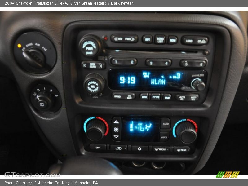 Silver Green Metallic / Dark Pewter 2004 Chevrolet TrailBlazer LT 4x4