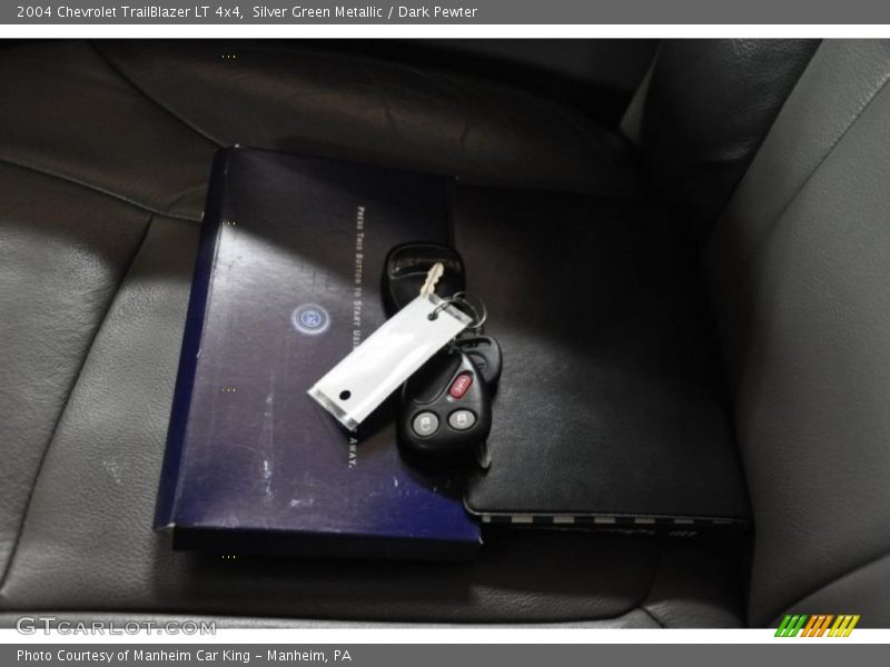 Silver Green Metallic / Dark Pewter 2004 Chevrolet TrailBlazer LT 4x4