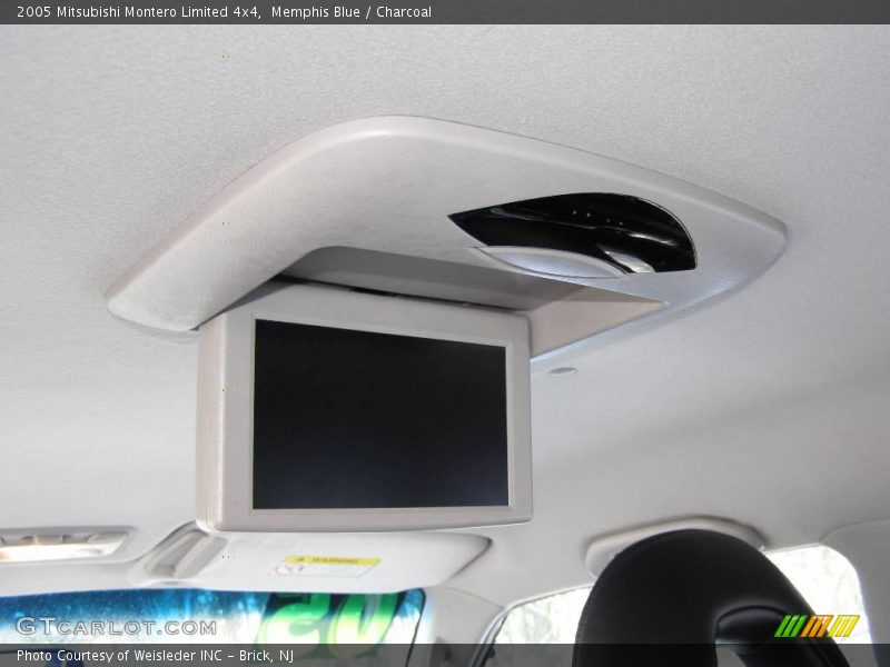 Memphis Blue / Charcoal 2005 Mitsubishi Montero Limited 4x4