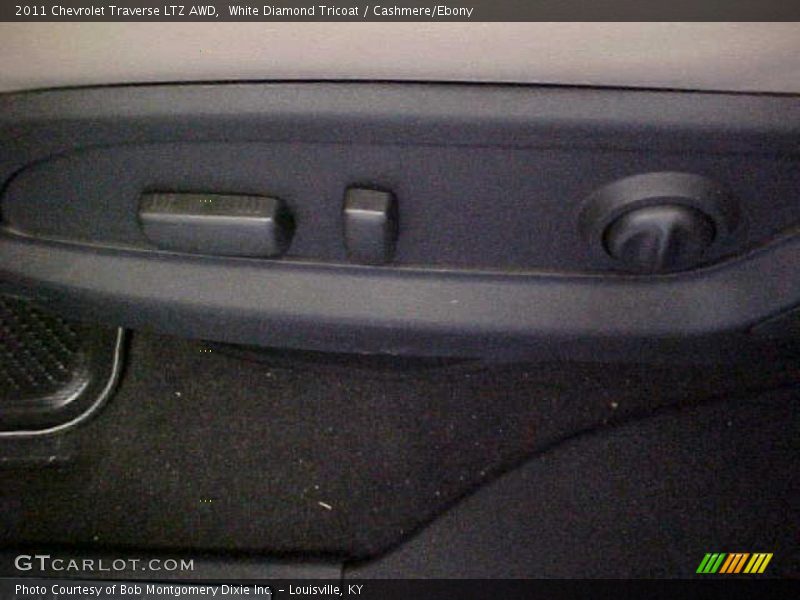 White Diamond Tricoat / Cashmere/Ebony 2011 Chevrolet Traverse LTZ AWD