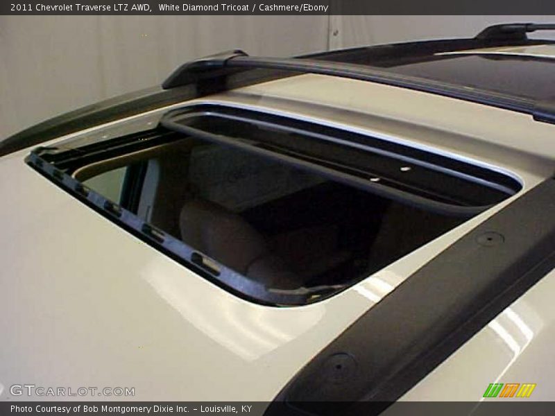 White Diamond Tricoat / Cashmere/Ebony 2011 Chevrolet Traverse LTZ AWD