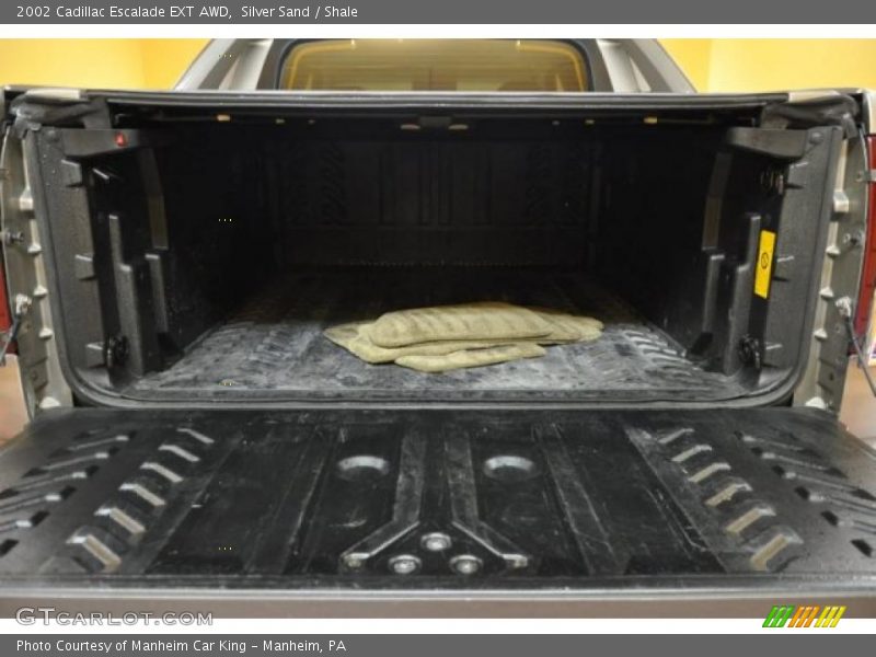 Silver Sand / Shale 2002 Cadillac Escalade EXT AWD