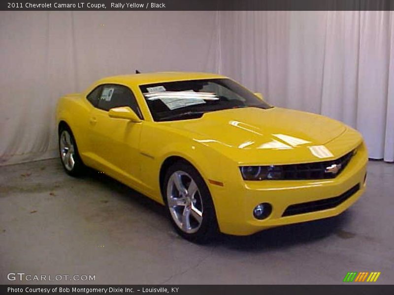 Front 3/4 View of 2011 Camaro LT Coupe