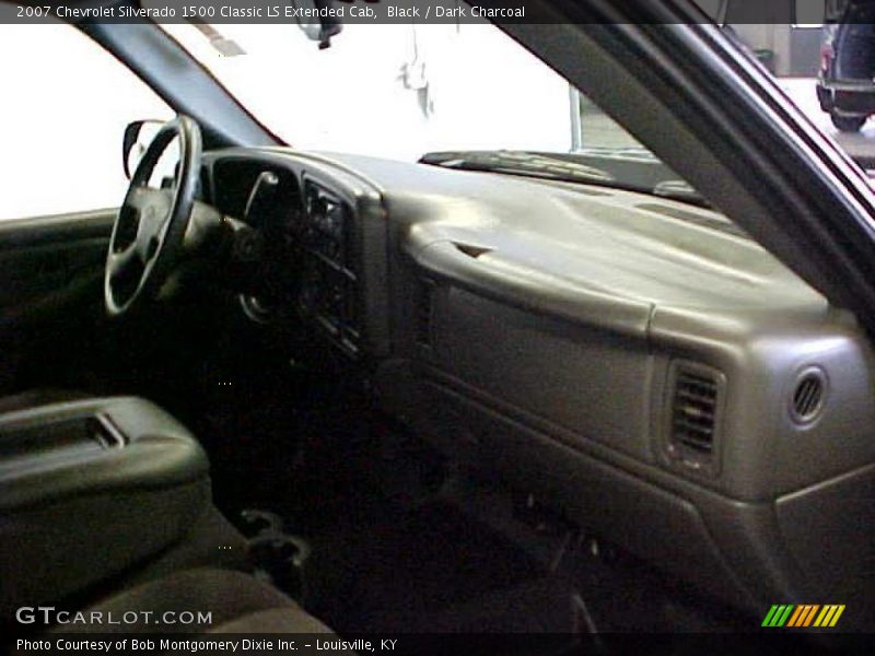 Black / Dark Charcoal 2007 Chevrolet Silverado 1500 Classic LS Extended Cab