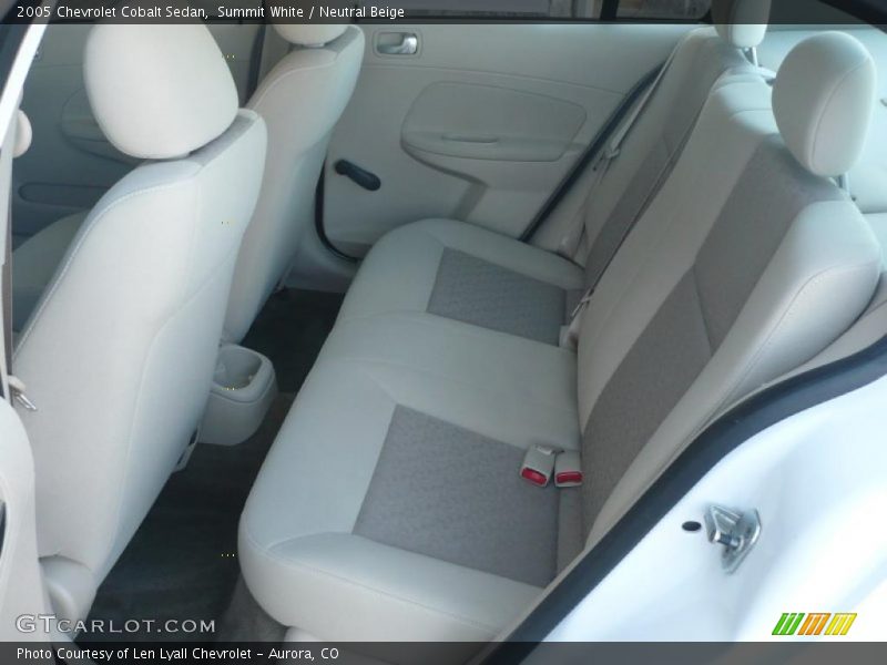 Summit White / Neutral Beige 2005 Chevrolet Cobalt Sedan