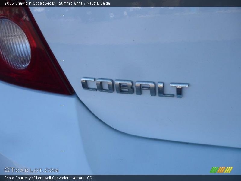 Summit White / Neutral Beige 2005 Chevrolet Cobalt Sedan