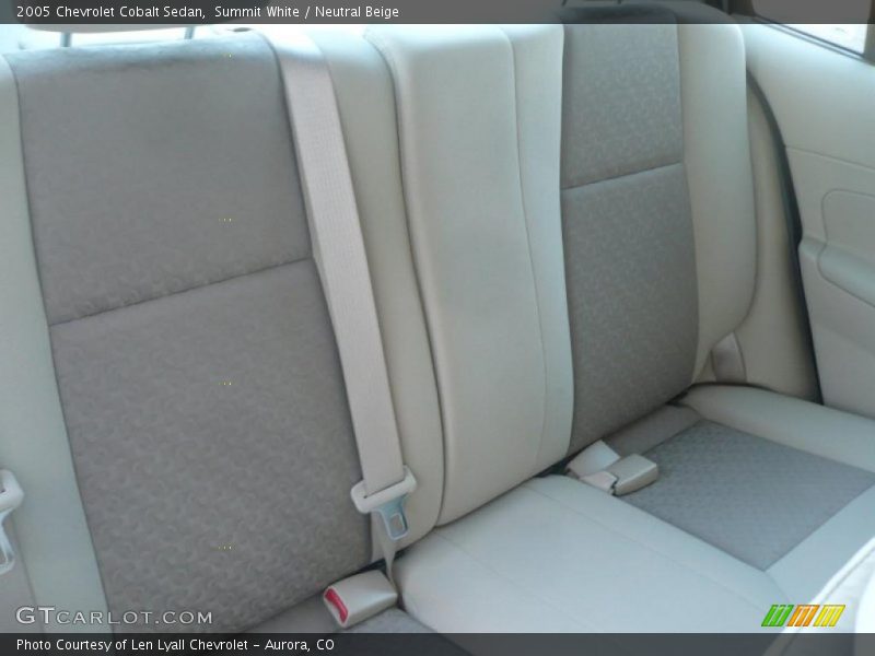 Summit White / Neutral Beige 2005 Chevrolet Cobalt Sedan
