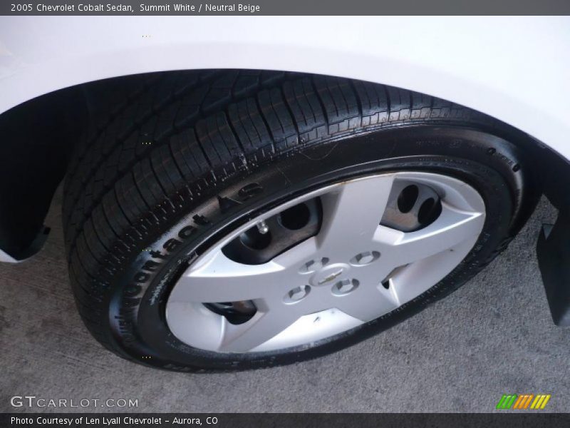 Summit White / Neutral Beige 2005 Chevrolet Cobalt Sedan