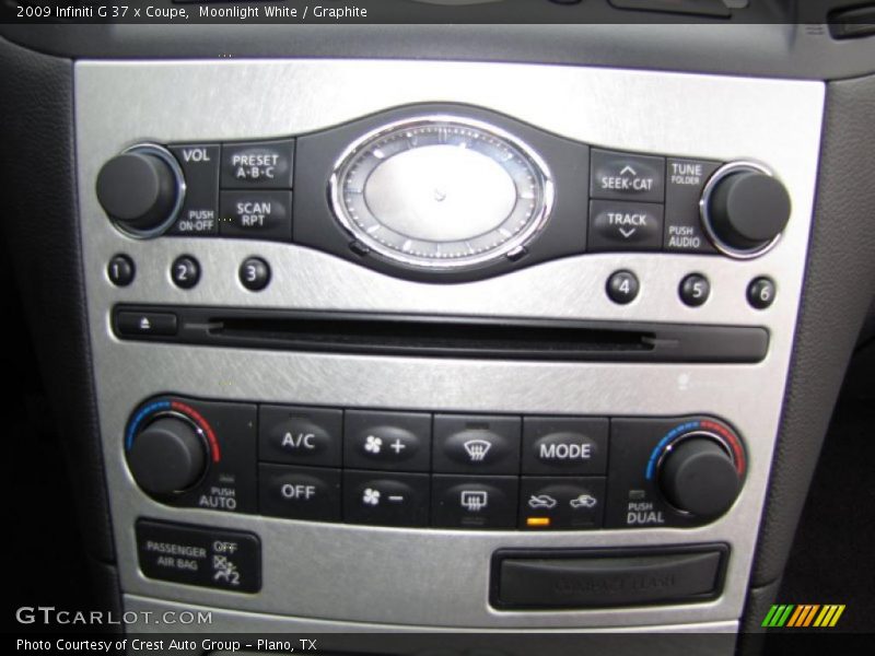 Controls of 2009 G 37 x Coupe