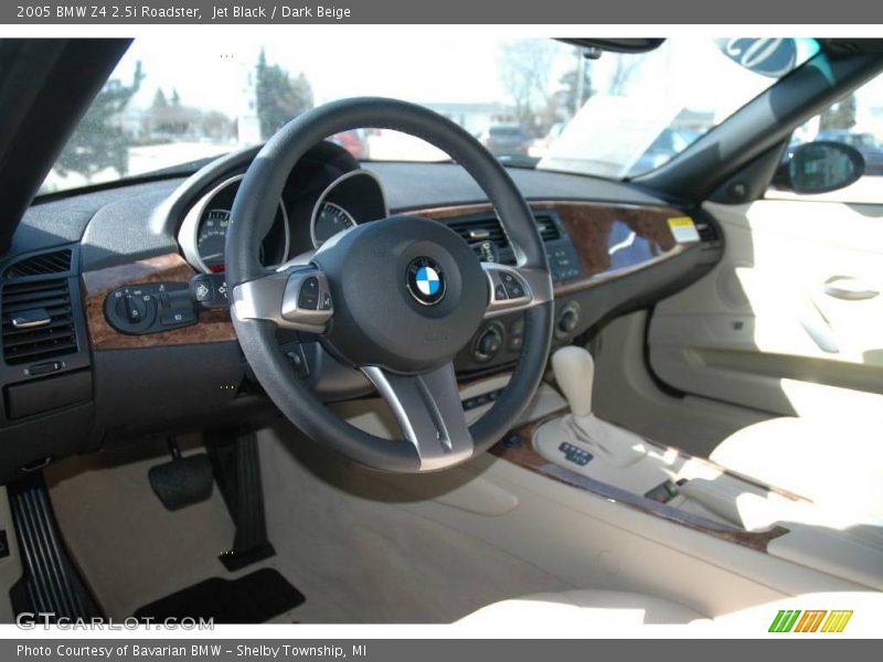 Jet Black / Dark Beige 2005 BMW Z4 2.5i Roadster