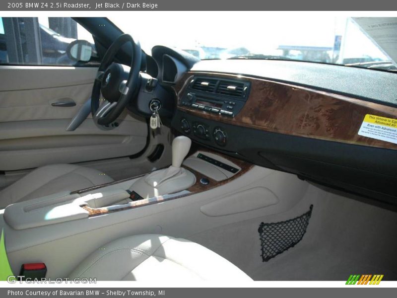 Jet Black / Dark Beige 2005 BMW Z4 2.5i Roadster