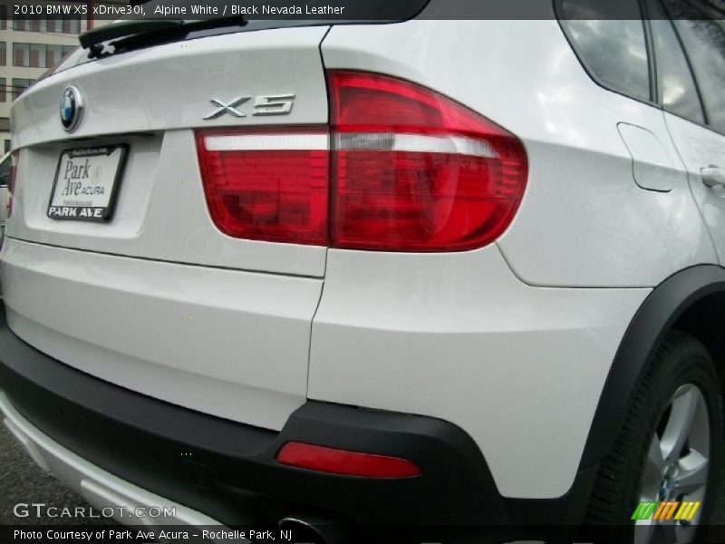 Alpine White / Black Nevada Leather 2010 BMW X5 xDrive30i