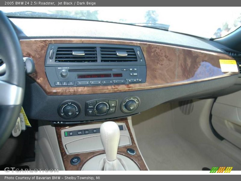 Jet Black / Dark Beige 2005 BMW Z4 2.5i Roadster