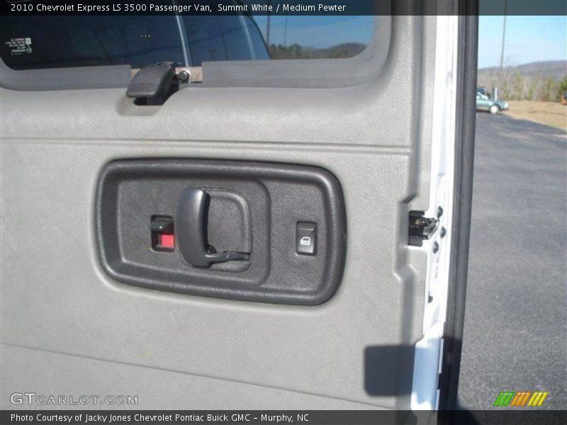 Summit White / Medium Pewter 2010 Chevrolet Express LS 3500 Passenger Van