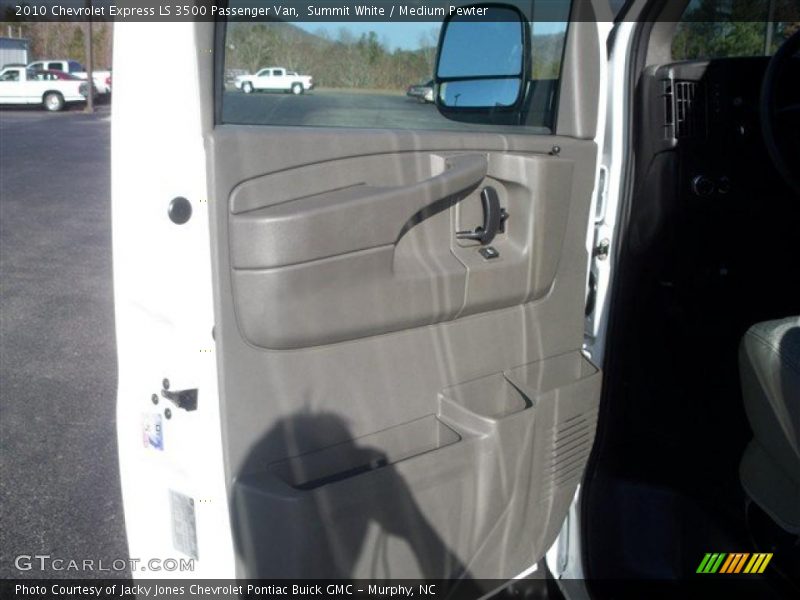 Summit White / Medium Pewter 2010 Chevrolet Express LS 3500 Passenger Van