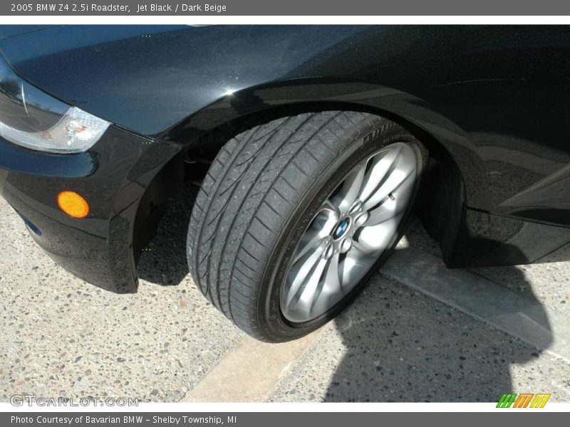 Jet Black / Dark Beige 2005 BMW Z4 2.5i Roadster