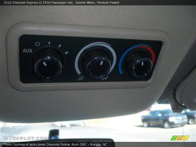 Summit White / Medium Pewter 2010 Chevrolet Express LS 3500 Passenger Van