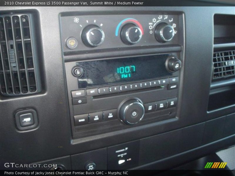 Summit White / Medium Pewter 2010 Chevrolet Express LS 3500 Passenger Van