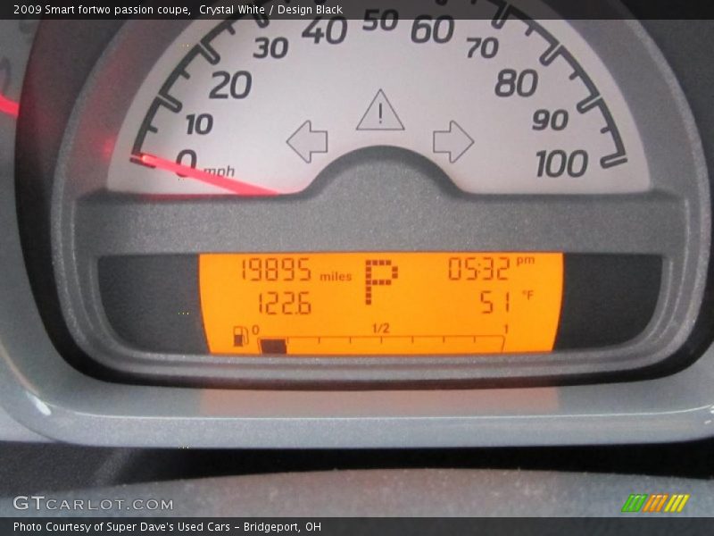 Crystal White / Design Black 2009 Smart fortwo passion coupe