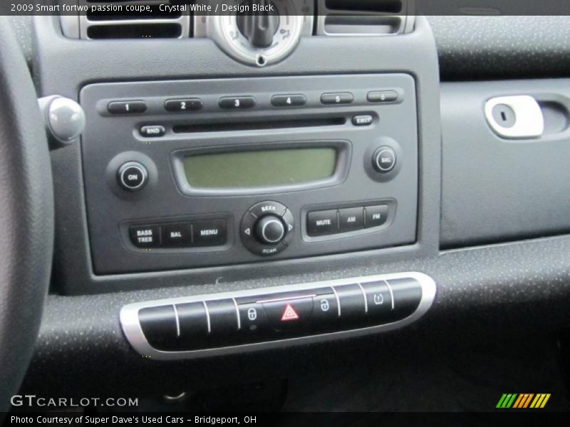 Crystal White / Design Black 2009 Smart fortwo passion coupe