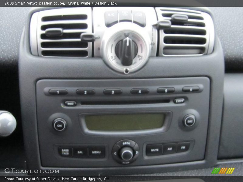 Crystal White / Design Black 2009 Smart fortwo passion coupe
