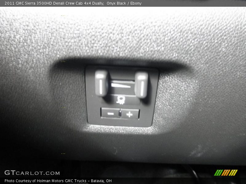Onyx Black / Ebony 2011 GMC Sierra 3500HD Denali Crew Cab 4x4 Dually