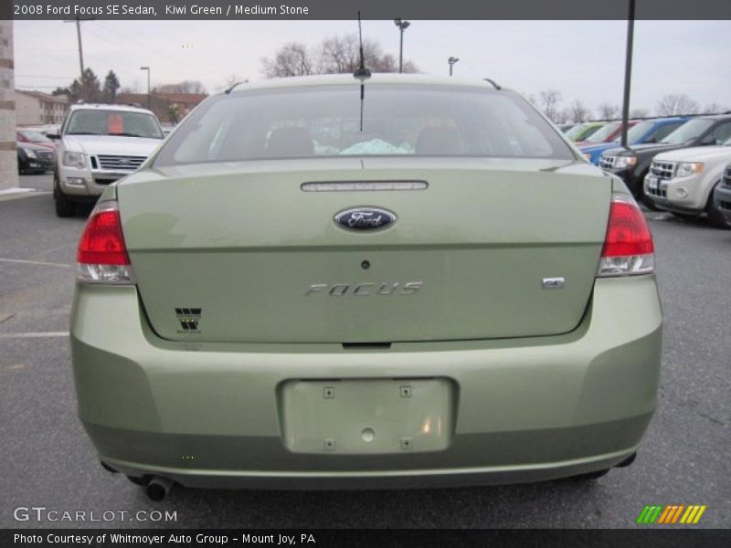 Kiwi Green / Medium Stone 2008 Ford Focus SE Sedan