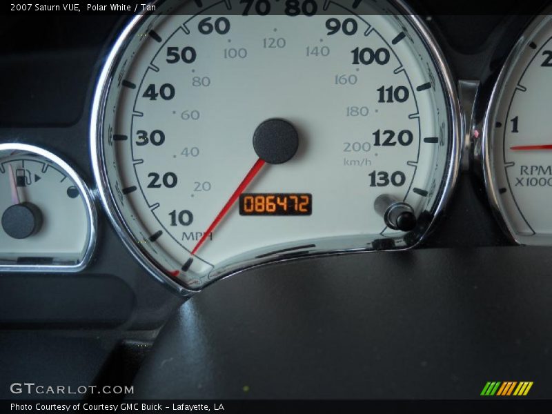 Polar White / Tan 2007 Saturn VUE