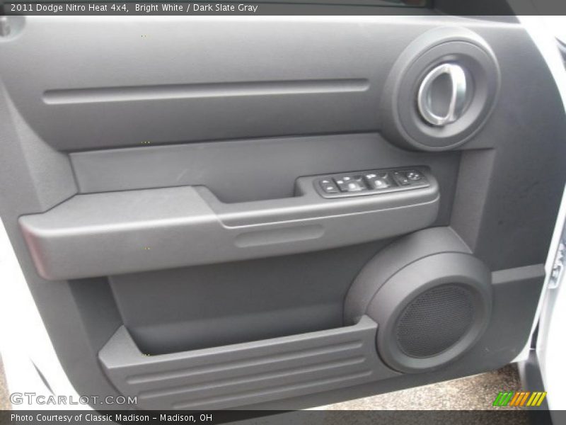 Bright White / Dark Slate Gray 2011 Dodge Nitro Heat 4x4