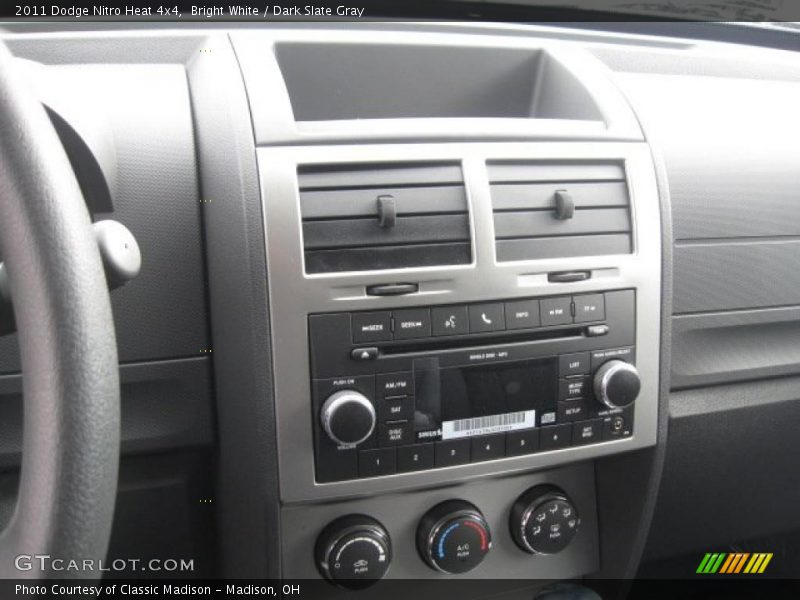 Bright White / Dark Slate Gray 2011 Dodge Nitro Heat 4x4