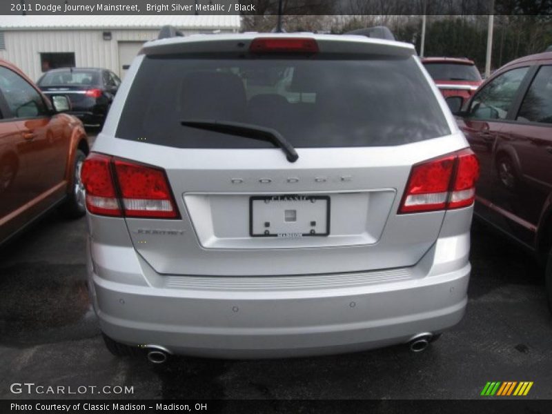 Bright Silver Metallic / Black 2011 Dodge Journey Mainstreet