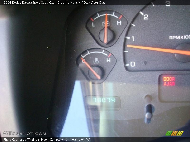 Graphite Metallic / Dark Slate Gray 2004 Dodge Dakota Sport Quad Cab