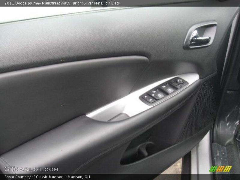 Bright Silver Metallic / Black 2011 Dodge Journey Mainstreet AWD