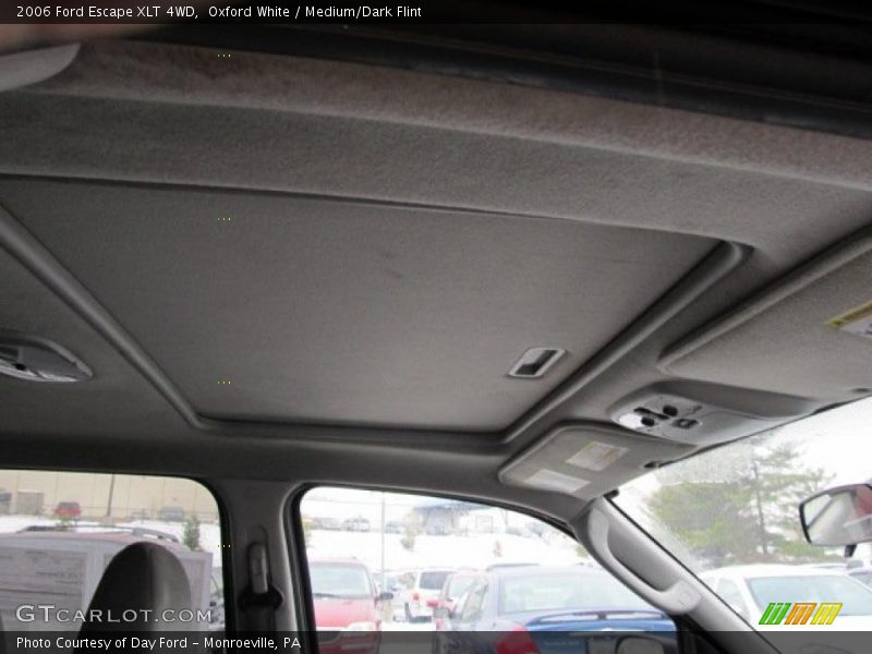 Oxford White / Medium/Dark Flint 2006 Ford Escape XLT 4WD