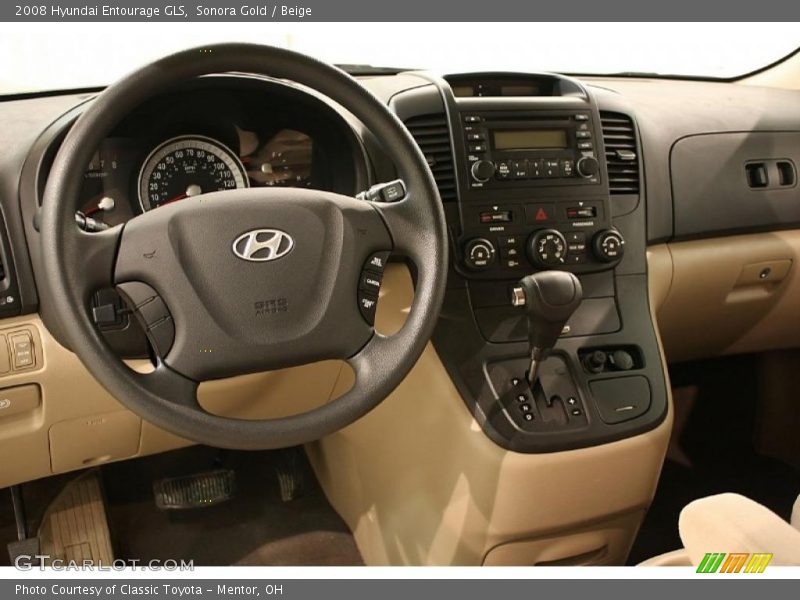 Sonora Gold / Beige 2008 Hyundai Entourage GLS