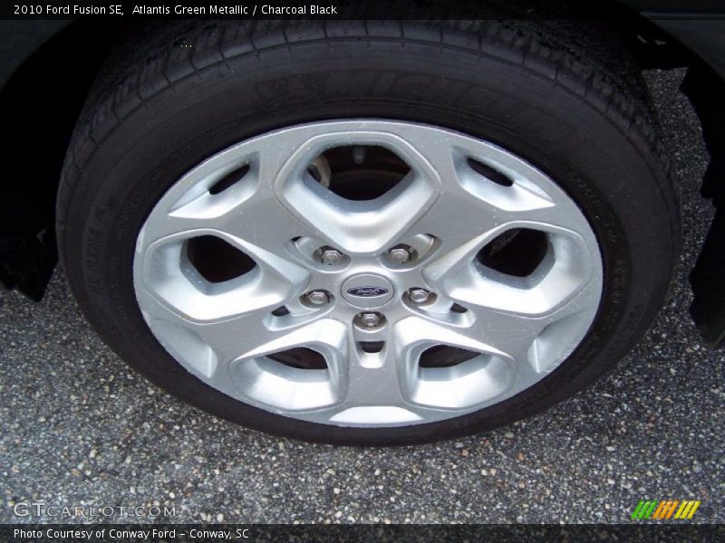 Atlantis Green Metallic / Charcoal Black 2010 Ford Fusion SE