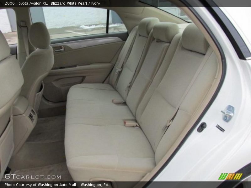 Blizzard White Pearl / Ivory 2006 Toyota Avalon XL