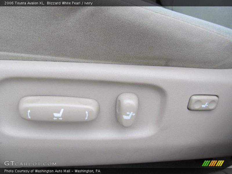 Blizzard White Pearl / Ivory 2006 Toyota Avalon XL