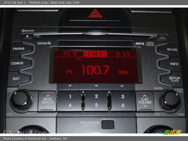 Titanium Gray / Black Soul Logo Cloth 2011 Kia Soul +