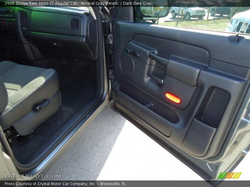 Mineral Gray Metallic / Dark Slate Gray 2005 Dodge Ram 1500 ST Regular Cab