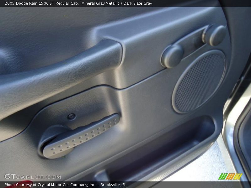 Mineral Gray Metallic / Dark Slate Gray 2005 Dodge Ram 1500 ST Regular Cab