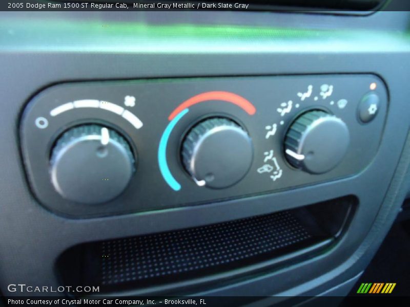 Mineral Gray Metallic / Dark Slate Gray 2005 Dodge Ram 1500 ST Regular Cab