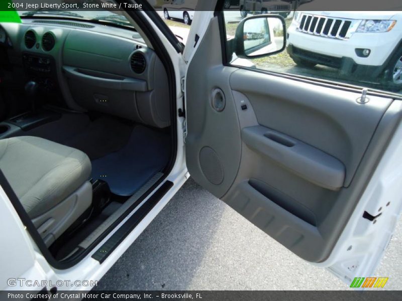 Stone White / Taupe 2004 Jeep Liberty Sport