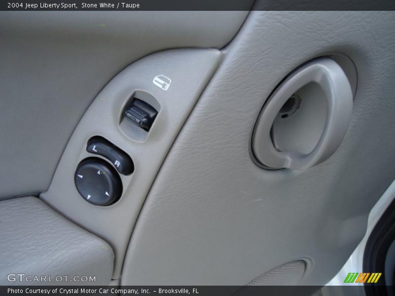 Stone White / Taupe 2004 Jeep Liberty Sport