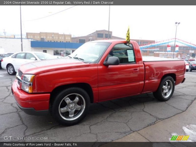 Victory Red / Dark Charcoal 2004 Chevrolet Silverado 1500 LS Regular Cab