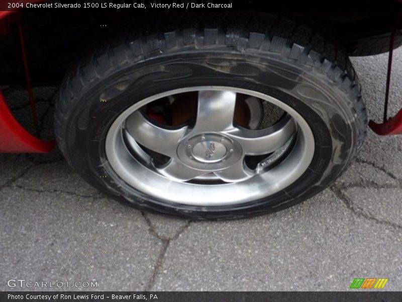 Victory Red / Dark Charcoal 2004 Chevrolet Silverado 1500 LS Regular Cab