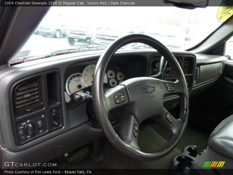 Victory Red / Dark Charcoal 2004 Chevrolet Silverado 1500 LS Regular Cab