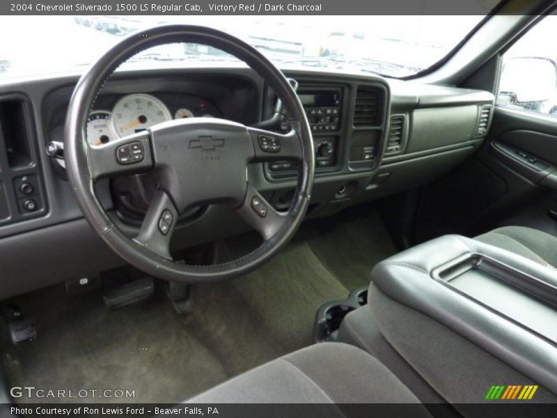 Victory Red / Dark Charcoal 2004 Chevrolet Silverado 1500 LS Regular Cab