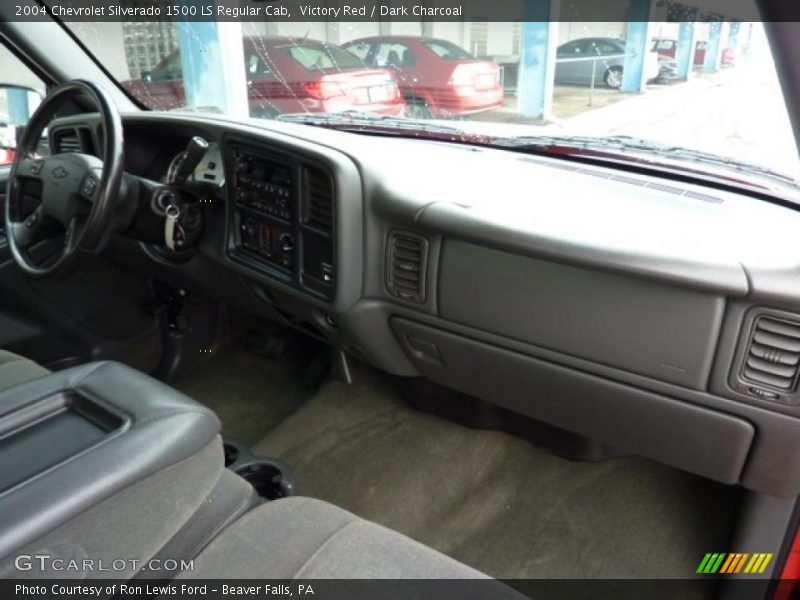 Victory Red / Dark Charcoal 2004 Chevrolet Silverado 1500 LS Regular Cab