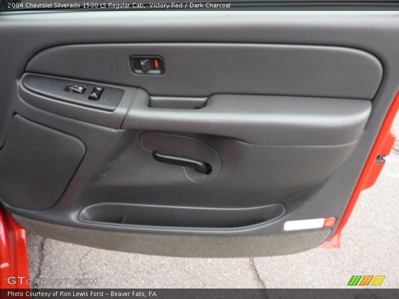 Victory Red / Dark Charcoal 2004 Chevrolet Silverado 1500 LS Regular Cab